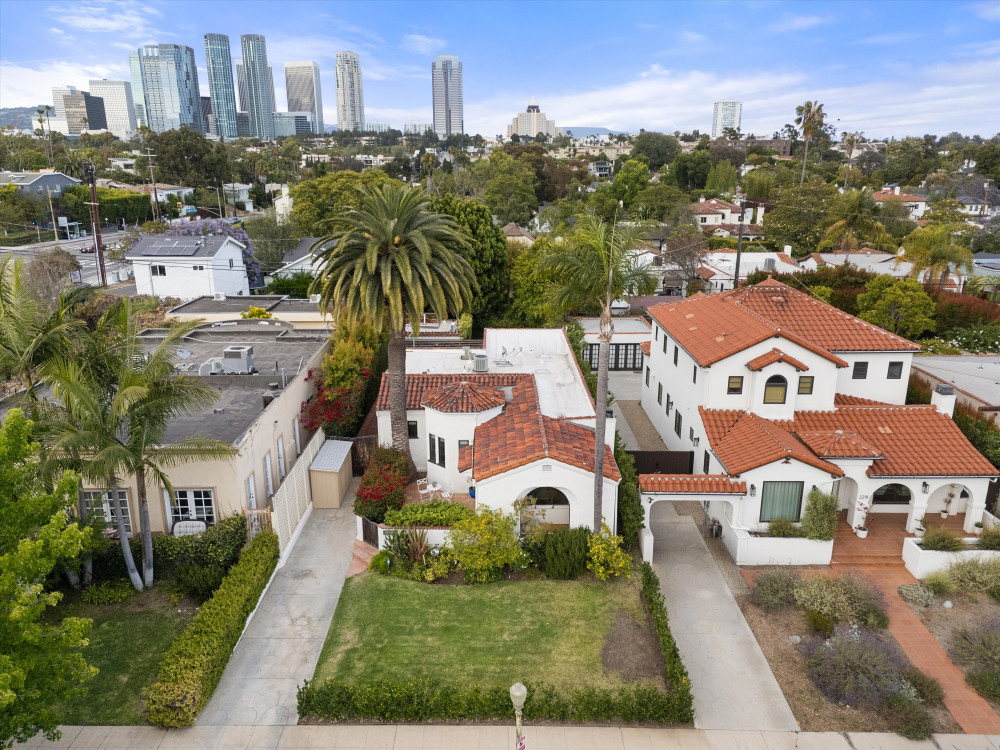 2214 Parnell Ave