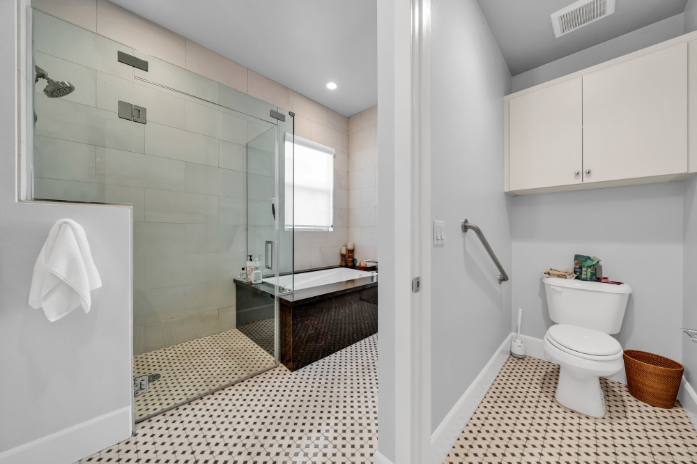 5837 Village Dr #5 Los Angeles CA 90094