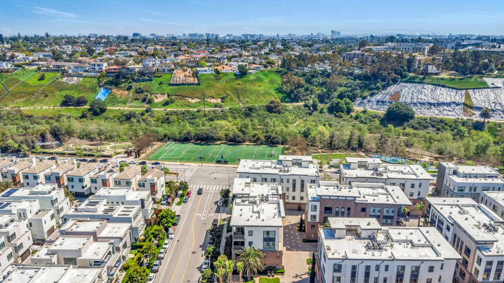 5837 Village Dr #5 Los Angeles CA 90094
