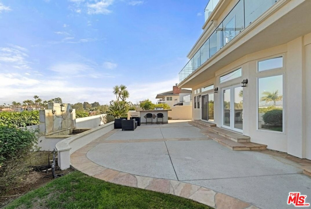 8261 Rees St Playa Del Rey CA