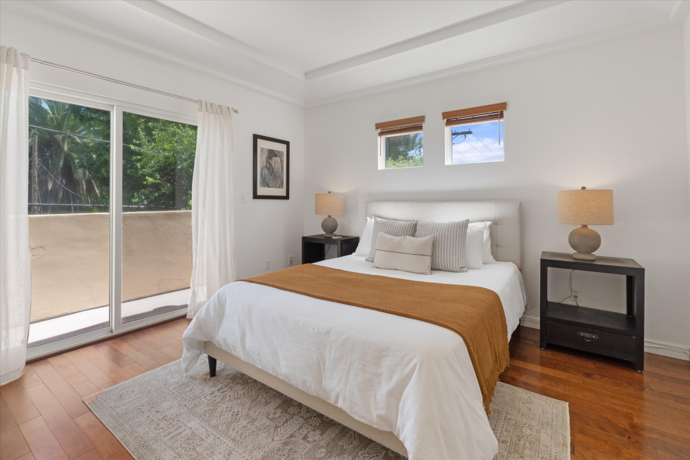 4360 Ventura Canyon #7 Sherman Oaks CA