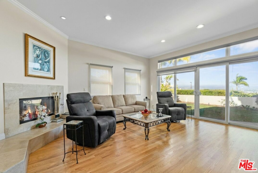 8261 Rees St Playa Del Rey CA