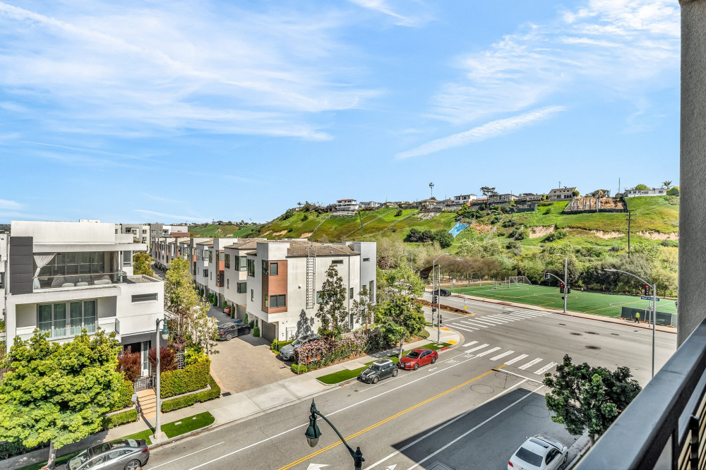 5837 Village Dr #5 Los Angeles CA 90094