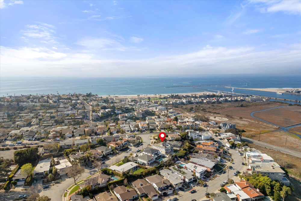 8261 Rees St Playa Del Rey CA