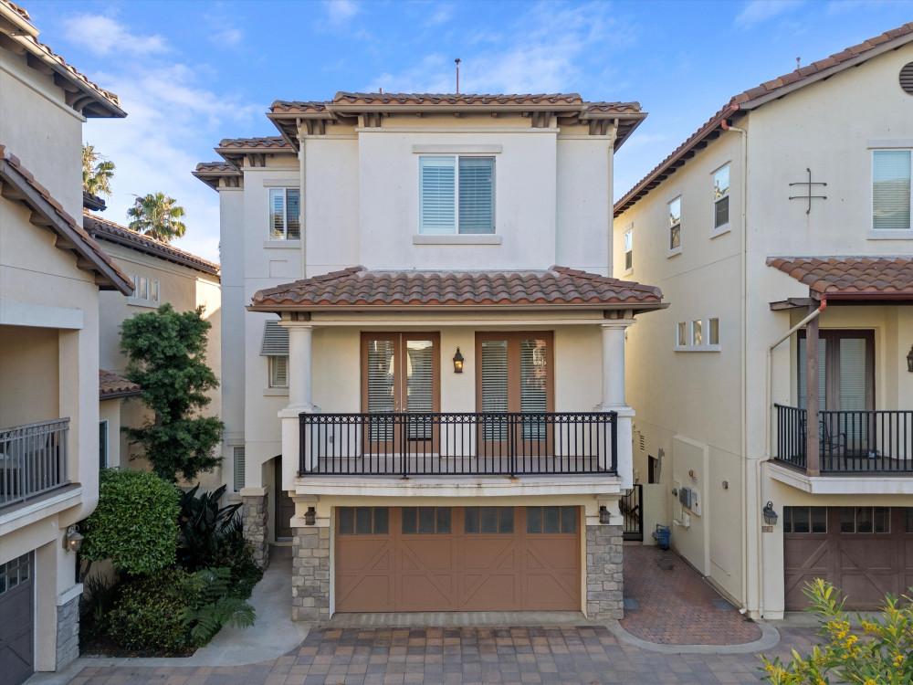 5743 Dawn Creek Playa Vista CA 90094