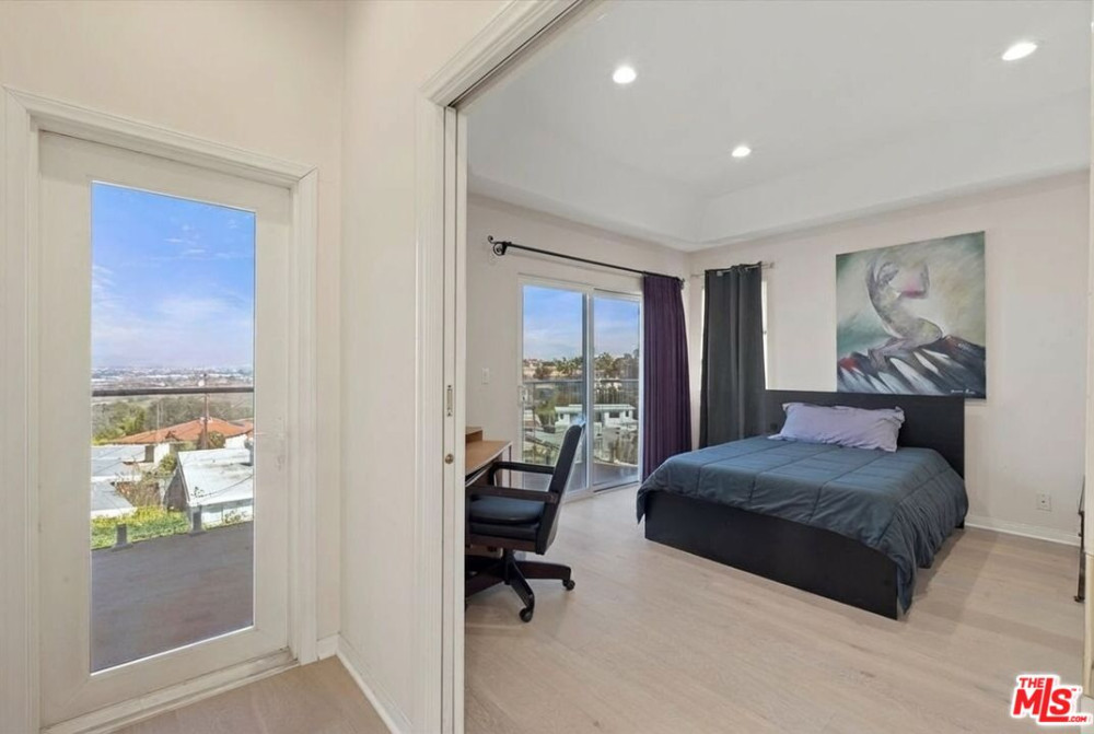 8261 Rees St Playa Del Rey CA