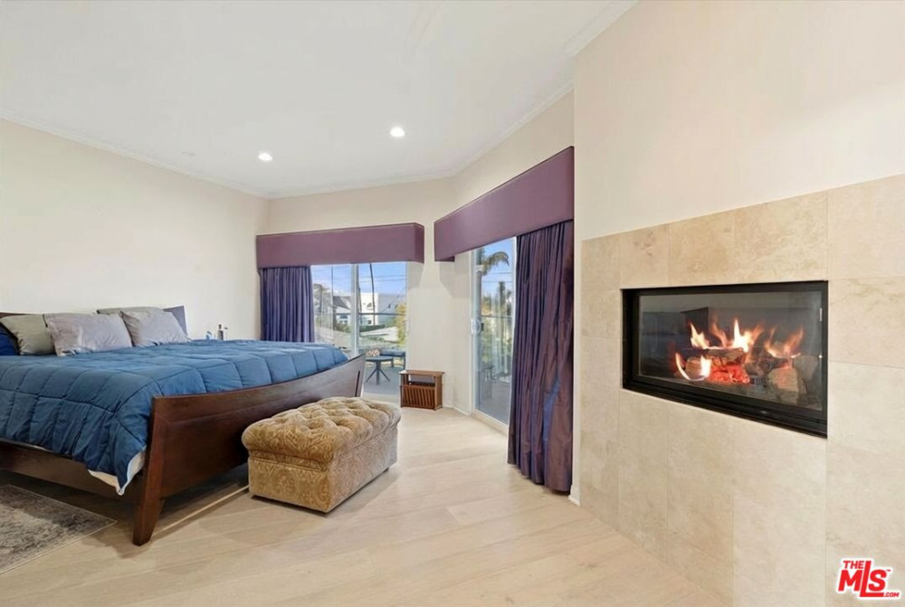 8261 Rees St Playa Del Rey CA