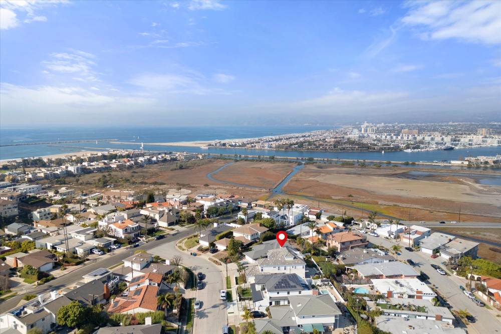 8261 Rees St Playa Del Rey CA
