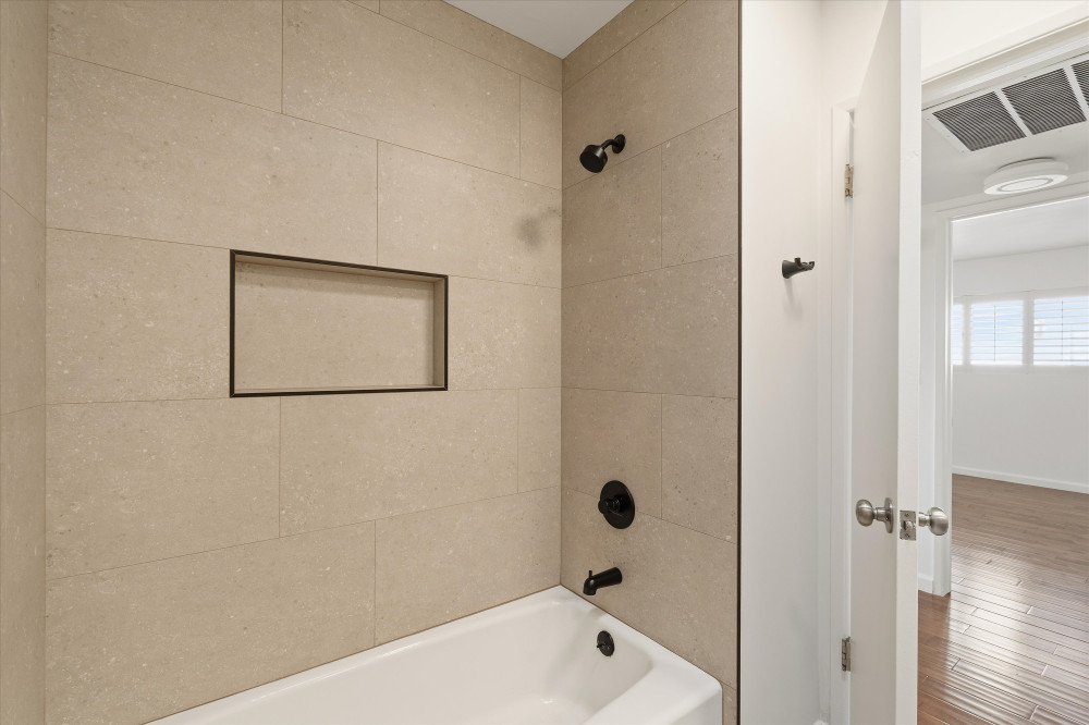 1410 S Bentley Dr #304 Los Angeles CA 90025