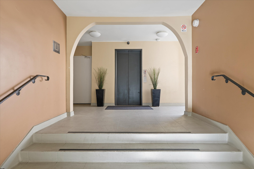 1410 S Bentley Dr #304 Los Angeles CA 90025