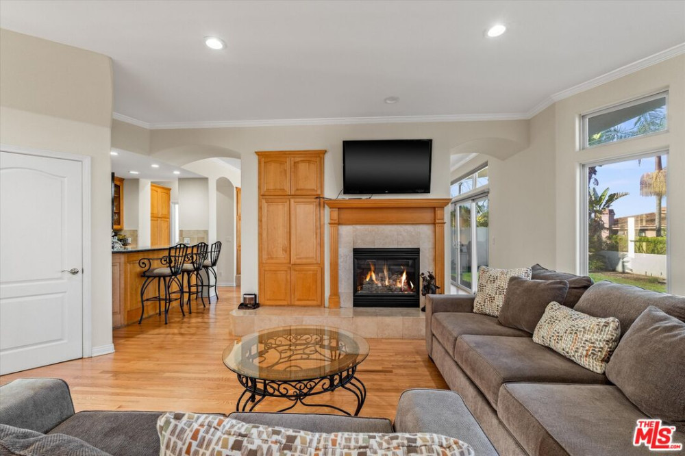 8261 Rees St Playa Del Rey CA
