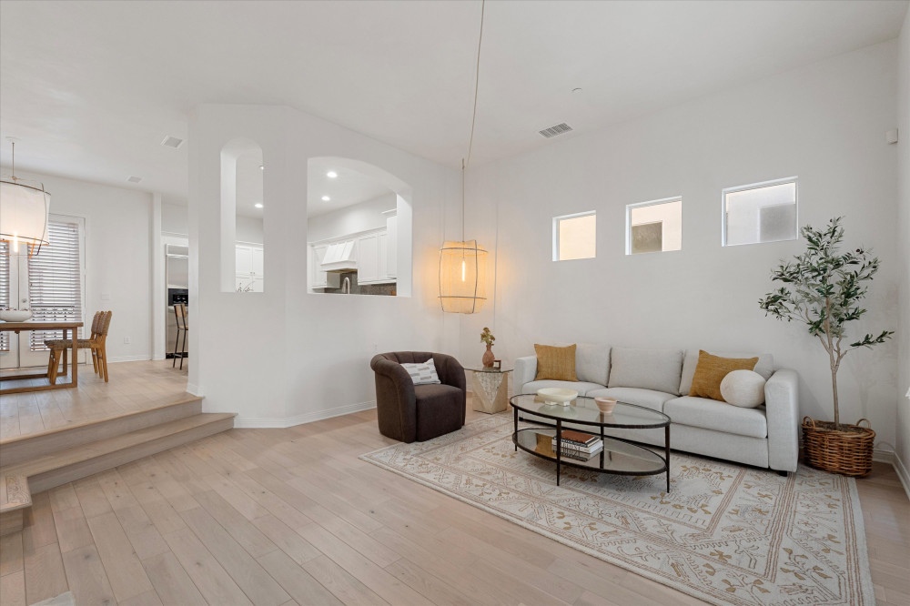 5743 Dawn Creek Playa Vista CA 90094