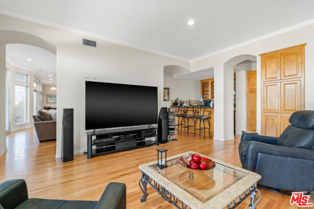 8261 Rees St Playa Del Rey CA