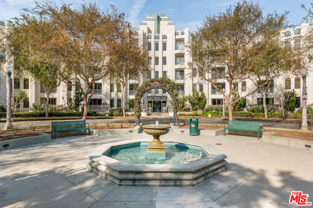 5625 Crescent Park #125 Playa Vista CA 90094