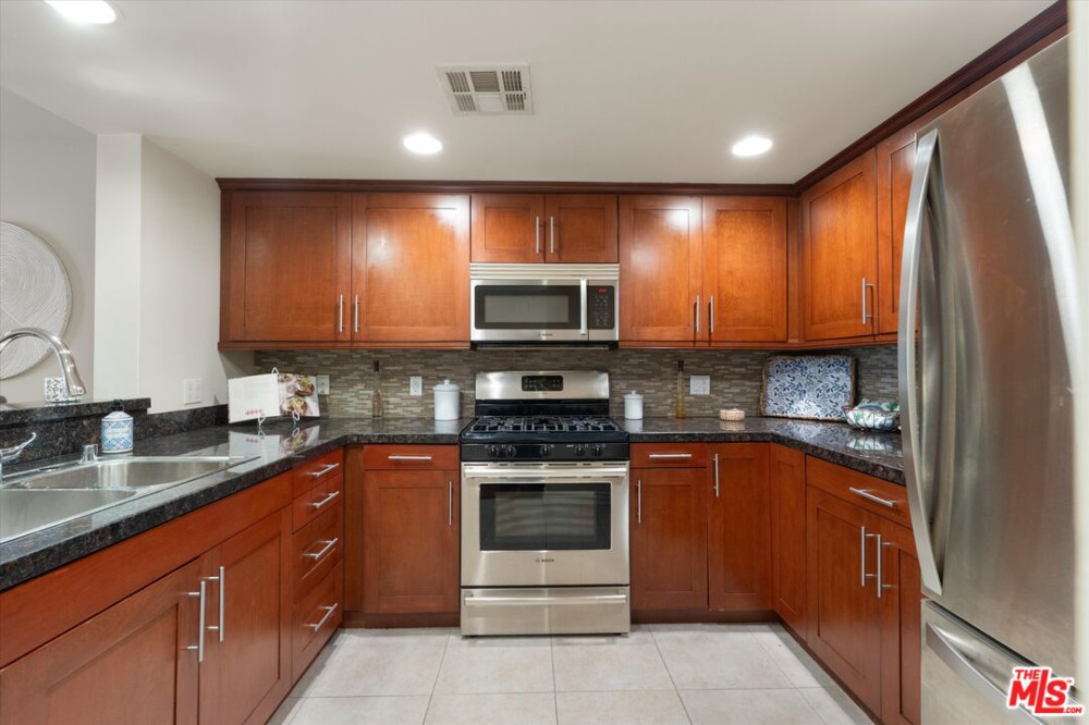 7100 Alvern St #317 Los Angeles CA 90045