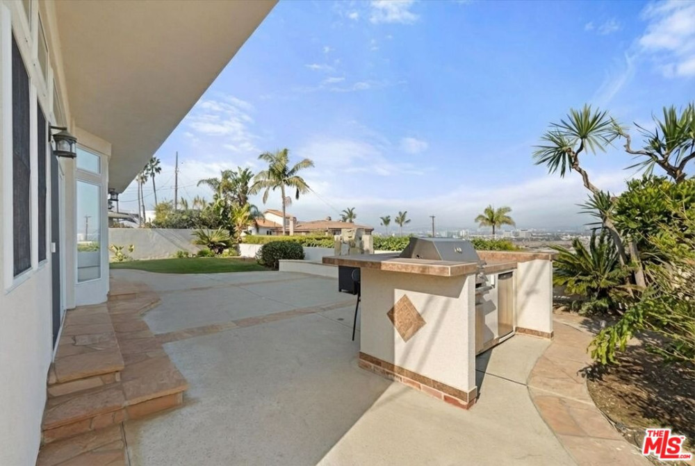 8261 Rees St Playa Del Rey CA